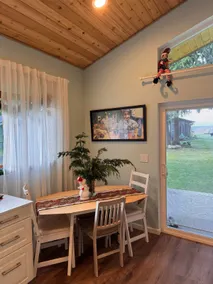 Cozy waterfront Guest House with spa in Hansville - Image 3