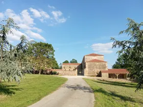 Trizay Abbey - Charming cottage for 10 people - Image 5