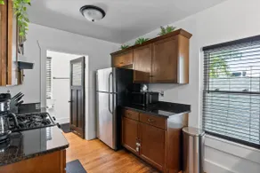 2BD 2BA | Walk to Lake | AC | Parking | Sleeps 6 - Image 5