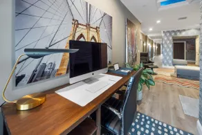 Designer's Sprawling Penthouse. 2BR, 2.5 BA PH - Image 5