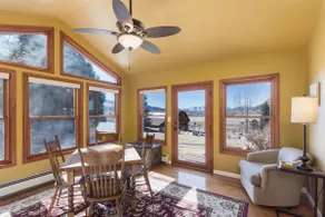 Cozy, 3 En Suite, Great location on 4.5 acres. - Image 5