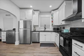 Fully Remodeled Gem minutes from Cedar Point! - Image 3