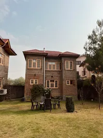Enchanted Garden Cottage - Image 2