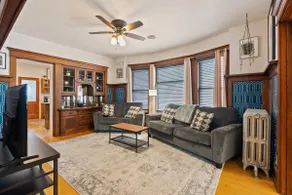 Arcade | Cream City Victorian | 3BR | Brady St - Image 5