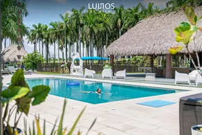 Exclusive Family Ranch: Lake Access, Courts & Pool - Image 4