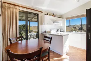YellowBox Cottage Tumut - Image 4