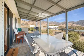 YellowBox Cottage Tumut - Image 5