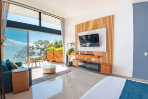 KING BED, deluxe stay, @HillView, green areas, A/C - Image 2