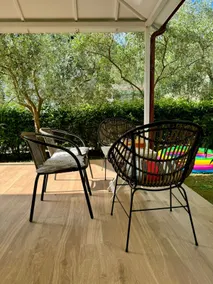 Family-Friendly Beach House with Private Garden - Image 4