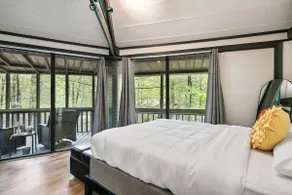 Treehouse Chalet w/ Hot Tub, 10 Min to GSMNP - Image 5