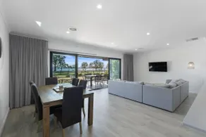 No 1 Marine Cove - Lake Views - Image 5