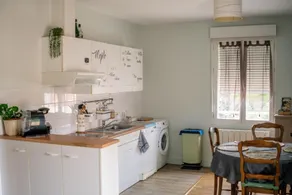 Simplicity and calm in an apartment in Issoire - Image 5