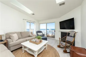 Fred’s Place: 2-Bedroom Condo with Amazing Views - Image 2