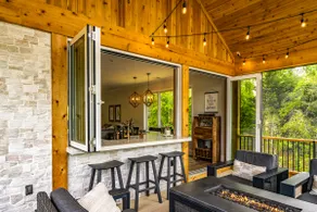 Luxurious 3BR on Lake Saluda w/ Kayaks, Fire Pit - Image 4