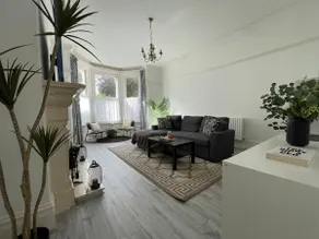 Spacious Flat! Sleeps 7, Pet Friendly and Parking - Image 4