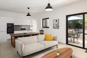 Large Home with Private Garden - Image 3