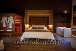 𝓛'𝓔𝓰𝓴𝓮𝓯 • Romantic Retreat with Hot Tub & Sauna - Image 2