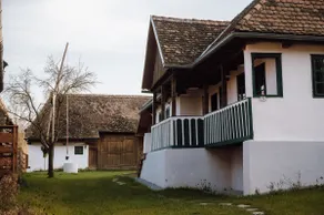Three Plums Cottage - Image 2