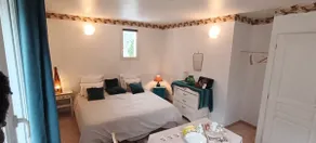 Quiet, private floor – 2 bedrooms & bathroom - Image 5