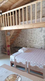 Catis Stone Home - Image 2