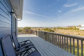 Stunning Views, Spacious Deck & Games Galore - Image 3