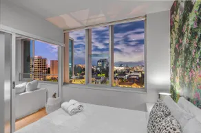 2BR The 'Flamin' Galah' Urban Eden Oasis-sleeps 5 - Image 5