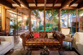Big Stylish House W/jacuzzi & Lounge Pool - Image 4
