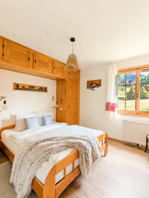 Rare, quite & central Apartment with Garden & Fireplace - Image 2