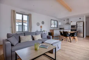 Villa with Jacuzzi and Air Conditioning in Marsilly - Image 4