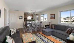 Shorely Waterfront XL 2nd FL 2/3BR 2.5bth Fenced backyard w Jacuzzi Dock Kayaks - Image 2