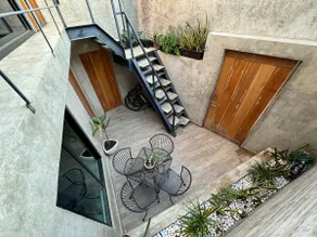 Studio with mezzanine near Paseo de Montejo - Image 4