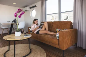 Houseboat - Image 5