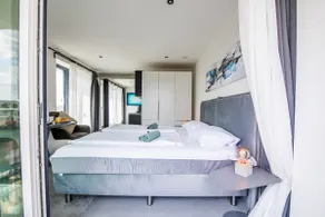 HH03 by Rockchair | cozy Apt. Boxspring with Balcony - Image 5