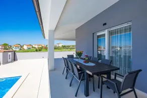 Serenity home Villa Tea with heated salted pool - Image 4