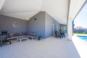 Serenity home Villa Tea with heated salted pool - Image 5