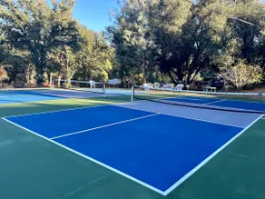 Nature's Riverwalk w/ Pickleball courts, hot tub - Image 2