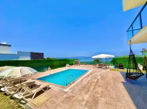 Luxury 4+1 Villa with Lake View and Heated Pool - Image 2