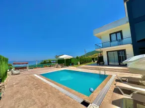 Luxury 4+1 Villa with Lake View and Heated Pool - Image 3