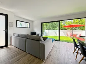 Modern 2 bedroom house, sleeps up to 6 - Image 3