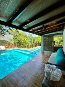 House with Private Pool, 3 Suites Integrated Living Room - Image 5
