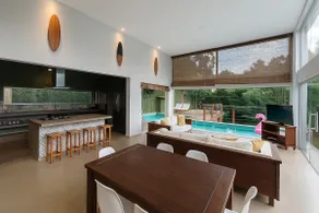 House with Private Pool, 3 Suites Integrated Living Room - Image 4