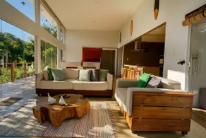 House with Private Pool, 3 Suites Integrated Living Room - Image 2
