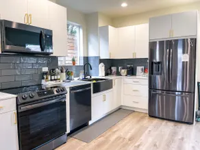 Modern Peaceful Home | Walkable to Light Rail - Image 4