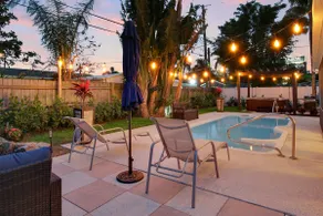 Tropical Heated Pool, Spa, Cold Plunge - Image 2