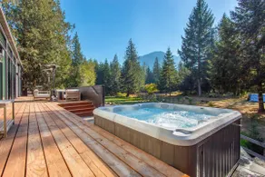 Tranquil Mountain Retreat / Hot Tub - Image 5