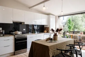 Fintone - An Iconic Geelong West Stay - Image 2