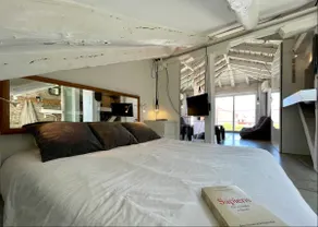 Romantic independent suite with views. - Image 3