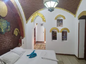 Golden Palace Family - Image 5