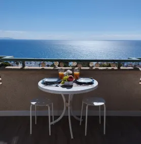 Oceanfront SH House Suite Parking Pool WIFI A/C - Image 2
