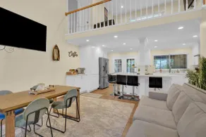 Gorgeous Charlotte pool house - Image 4